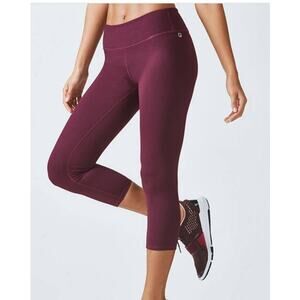 Fabletics Mid-Rise Cropped Leggings